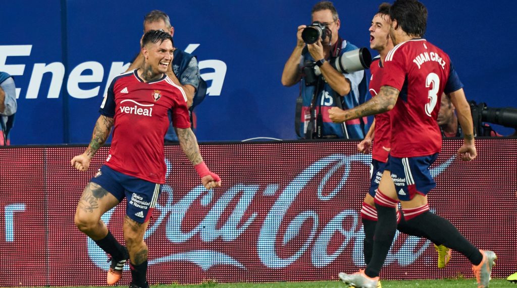  Cầu thủ Osasuna ăn mừng bàn thắng