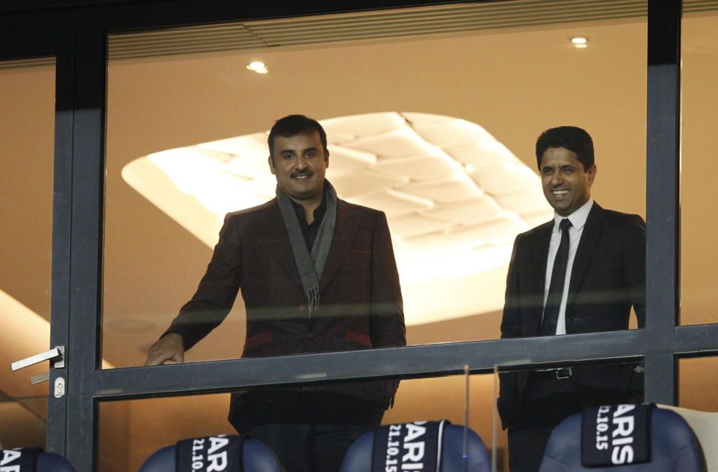 Quốc vương Qatar. Hamad Al Thani (trái) là chủ sở hữu thực tế của của câu lạc bộ PSG.
