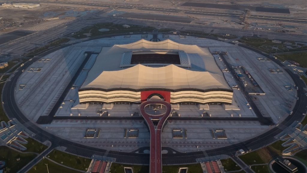 Sân vận động Al Bayt với sức chứa 60.000 chỗ ngồi là nơi tổ chức lễ khai mạc và trận mở màn World Cup 2022 vào ngày 20/11.