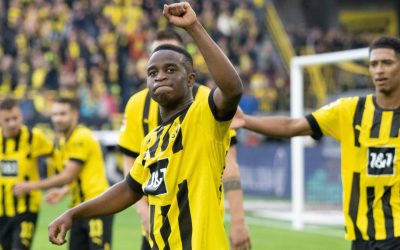 Ngôi sao 17 tuổi của Dortmund Moukoko