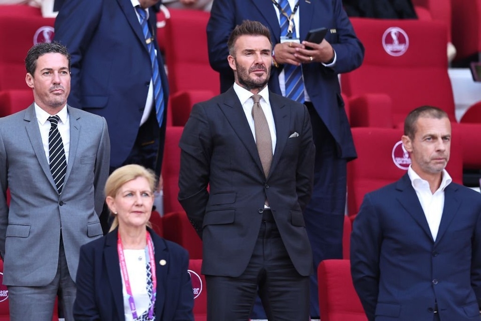 Beckham nổi bật nhất trên khán đài trận dự khán bóng đá World Cup