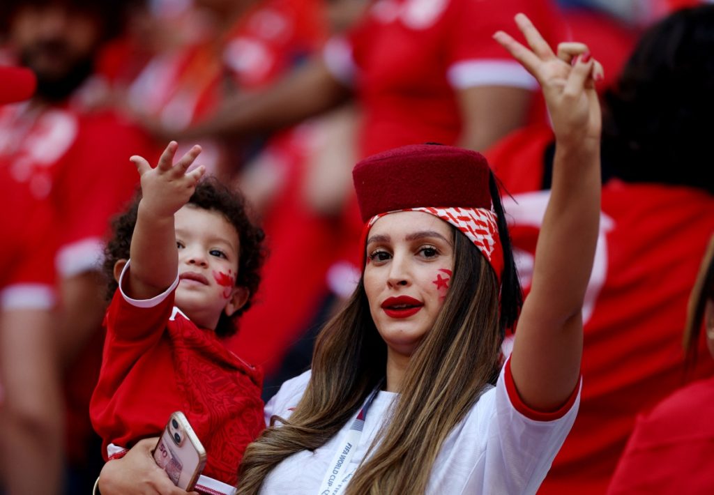 Sắc đẹp đến từ cổ động viên nữ của Tunisia 