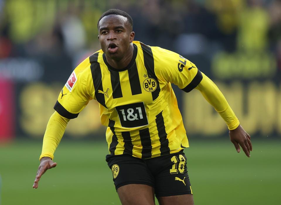 Moukoko trong màu áo CLB Dortmund - (Kubet cập nhật)