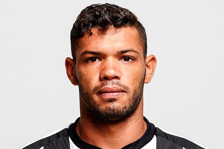 Pemain sayap Brasil - Carlos Junior.