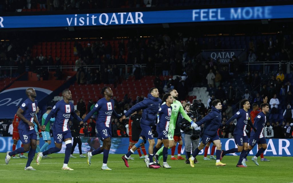 Các cầu thủ PSG tri ân người hâm mộ sau trận đấu - (Kubet cập nhật) 