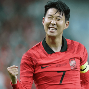 SONG HEUNG-MIN LẬP CÔNG "CÚ ĐÚP" CHO XỨ SỞ KIM CHI