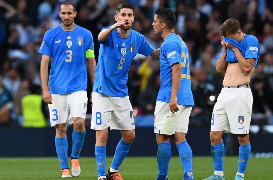 Các cầu thủ Italia trong màu áo thiên thanh