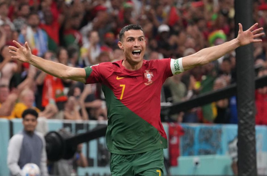 Ronaldo đã lập cú đúp bàn thắng trong màu áo tuyển quốc gia Bồ Đào Nha ở tuổi 38