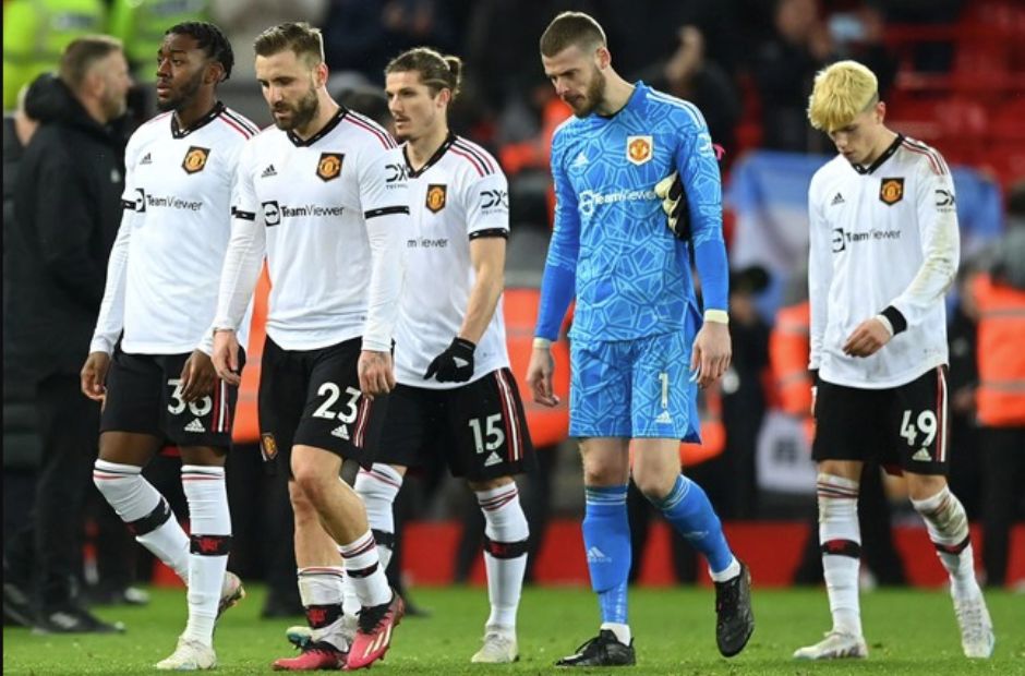 Man UTD thảm bại trên sân khách