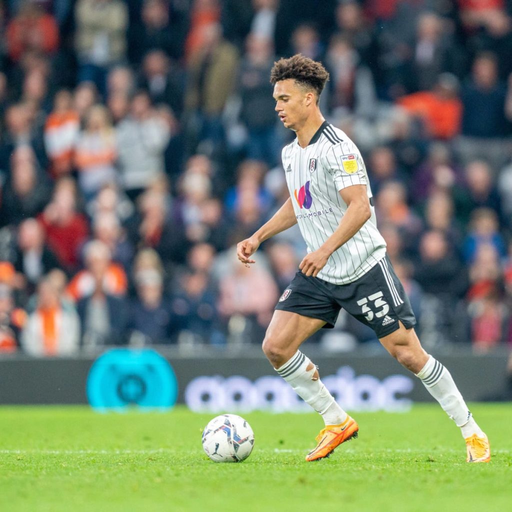  Top 3: Antonee Robinson - 98. Ngôi sao người Mỹ đang là lựa chọn số một của Fulham trong vai trò hậu vệ cánh trái.