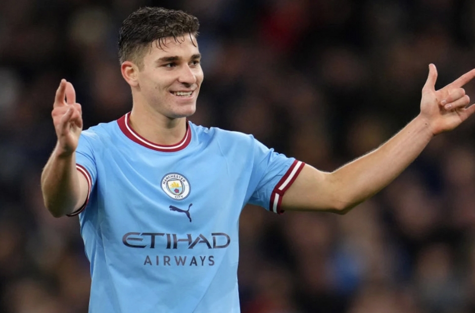  Alvarez đóng góp nhiều vào lối chơi của Man City