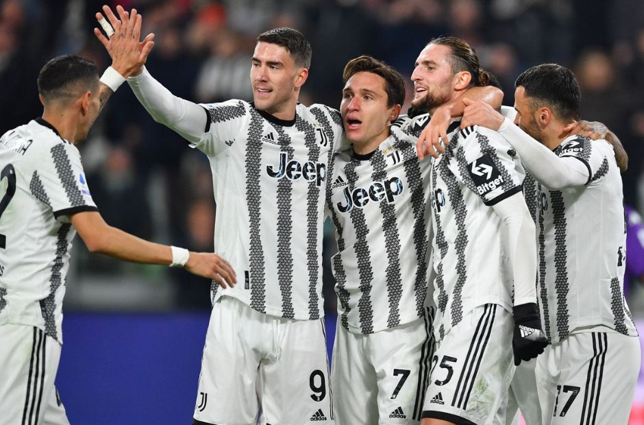 Para pemain Juventus merayakan gol bersama dalam sebuah pertandingan 