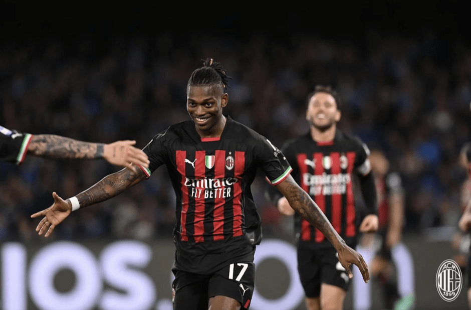 AC Milan đang nỗ lực đạt thỏa thuận gia hạn hợp đồng với Leao