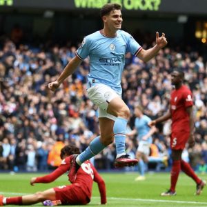 Alvarez nổ súng trước Liverpool