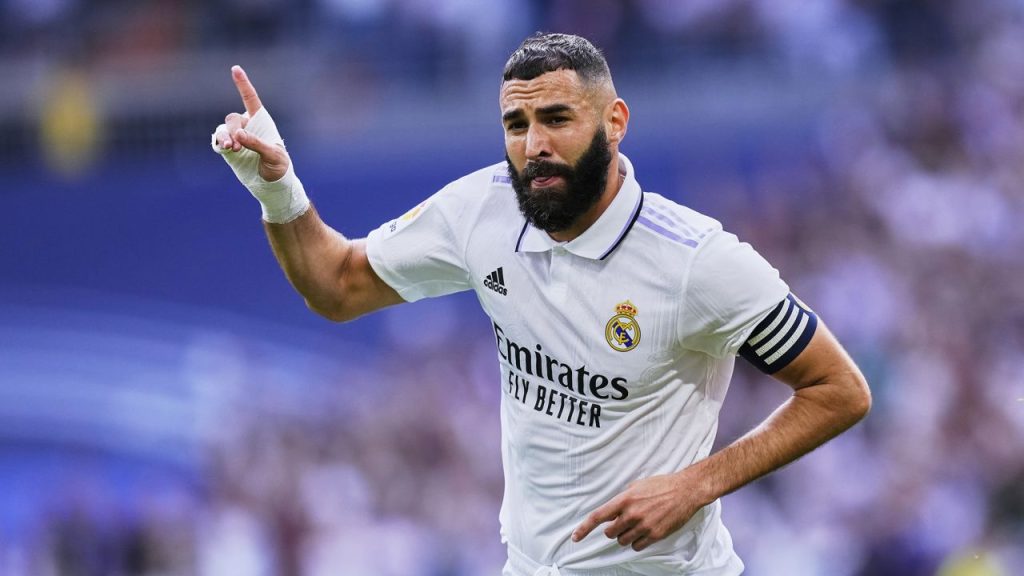  Benzema trong màu áo Real Madrid.