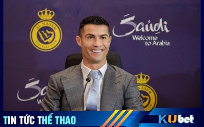 Ronaldo trong cuộc họp báo mà CLB Al Nassr ra mắt anh với truyền thông