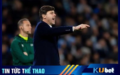 HLV Pochettino đang chỉ đạo các học trò khi còn là HLV của CLB Tottenham