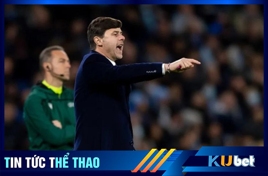 HLV Pochettino đang chỉ đạo các học trò khi còn là HLV của CLB Tottenham