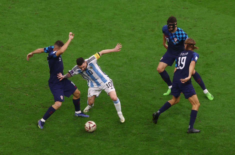 Messi làm bạn với trái bóng Al Hilm của World Cup 2022 - (Kubet cập nhật) 