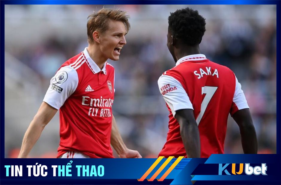 Saka khen ngợi Odegaard người thủ lĩnh đích thực của Pháo thủ