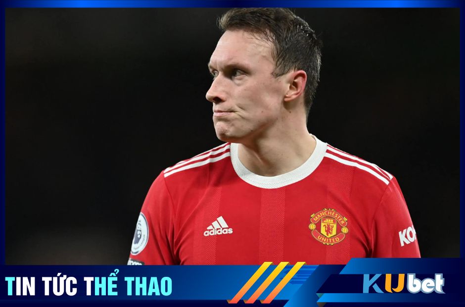 Phil Jones là cầu thủ thứ hai chia tay Man UTD sau Tuanzebe tại mùa hè này