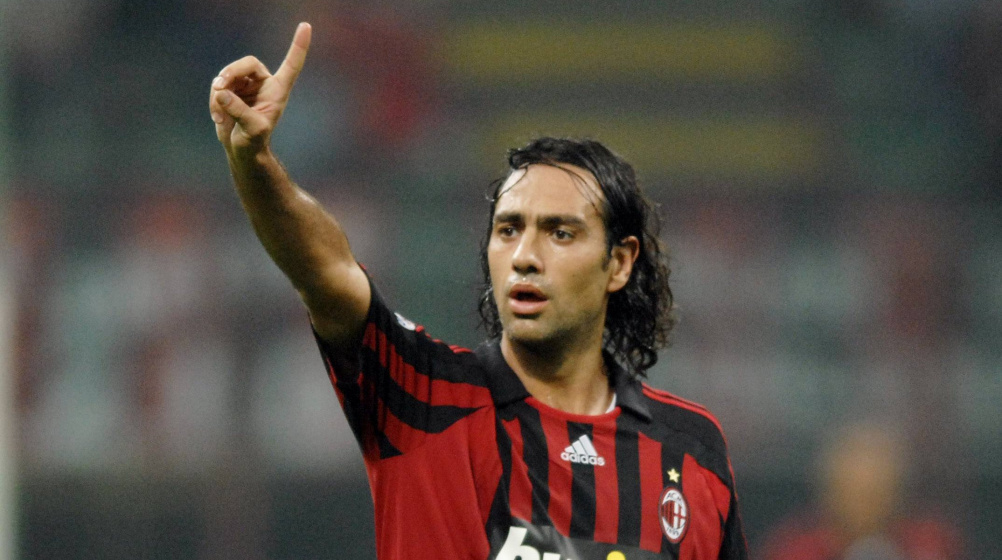  Alessandro Nesta là 1 huyền thoại của AC Milan 