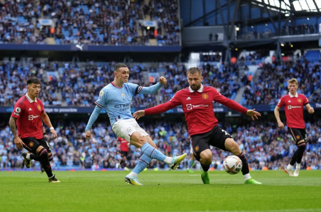 Hậu vệ trái Luke Shaw: Shaw là cái tên đầu tiên được MU gia hạn dưới thời HLV Ten Hag. Tuyển thủ Anh gây ấn tượng cả khi thi đấu ở vị trí hậu vệ biên lẫn trung vệ.