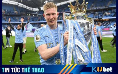 Kevin De Bruyne nâng cao chiếc cúp vô địch ngoại hạng Anh mùa giải 2022/23