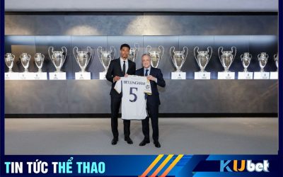 Chủ tịch Real Ông Florentino Perez trao chiếc áo số 5 cho Bellingham trước di sản 14 chiếc cúp vô địch Champions League của CLB