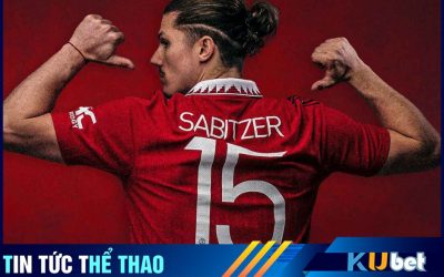 Áo đấu của Sabitzer vẫn được đăng bán trên trang chủ của Man Utd