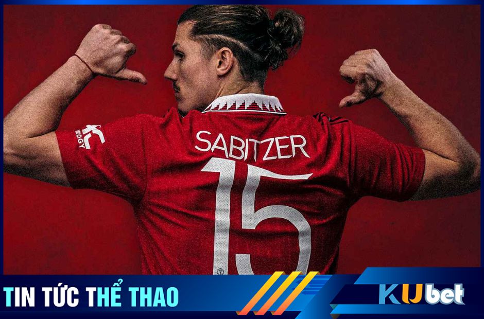 Áo đấu của Sabitzer vẫn được đăng bán trên trang chủ của Man Utd