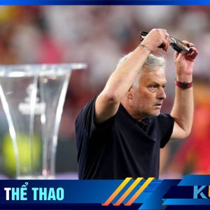 HLV JOSE MOURINHO CHỈ TRÍCH GAY GẮT TRỌNG TÀI NGƯỜI ANH
