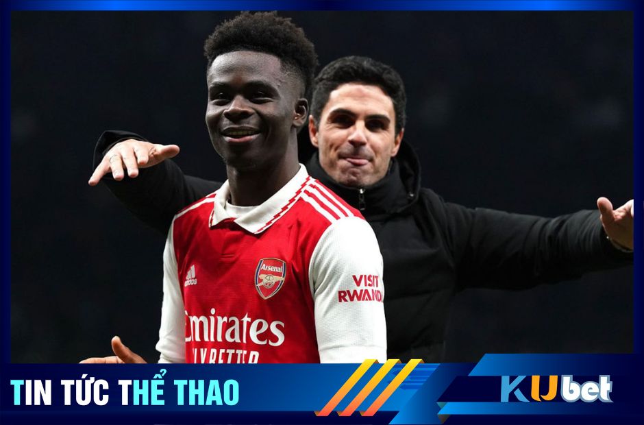 Saka là trò cưng của Mikel Arteta ở Arsenal