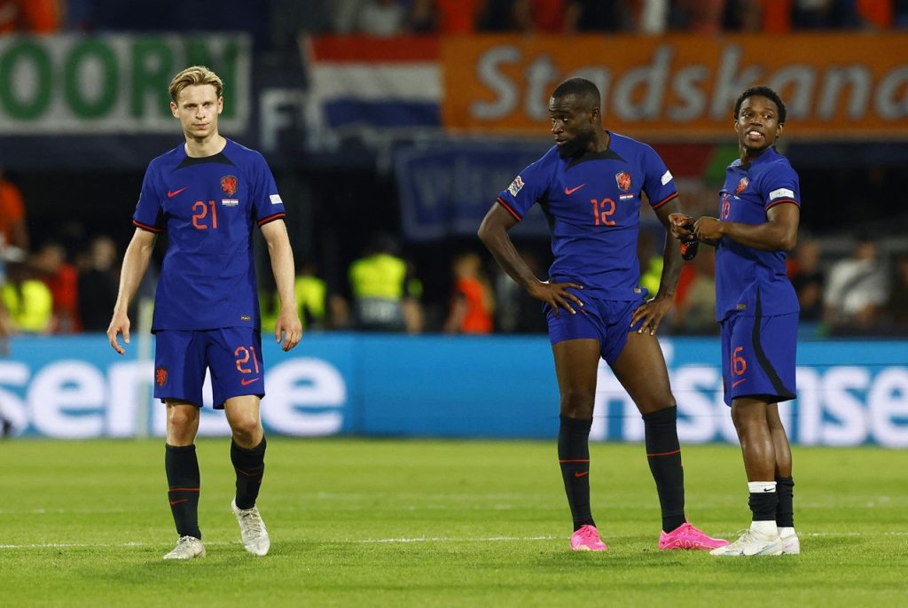  Phải đến phút bù giờ thứ 6, Hà Lan mới níu kéo được hy vọng bước vào chung kết khi Noa Lang tỏa sáng và đưa trận đấu về vạch xuất phát. 