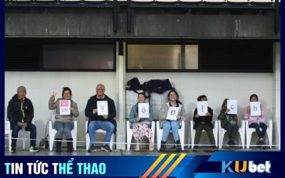 Một gia đình Việt Nam sinh sống tại New Zealand đã đến xem tuyển Việt Nam tập luyện