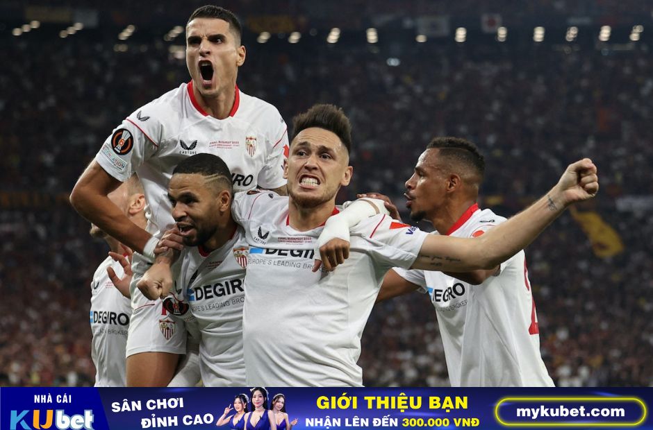 Kubet cập nhật hình ảnh các cầu thủ Sevilla ăn mừng bàn thắng 