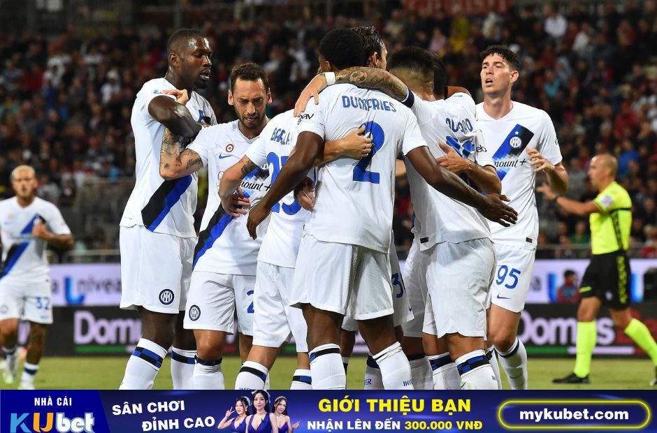 Kubet cập nhật hình ảnh các cầu thủ Inter Milan cùng nhau ăn mừng bàn thắng 
