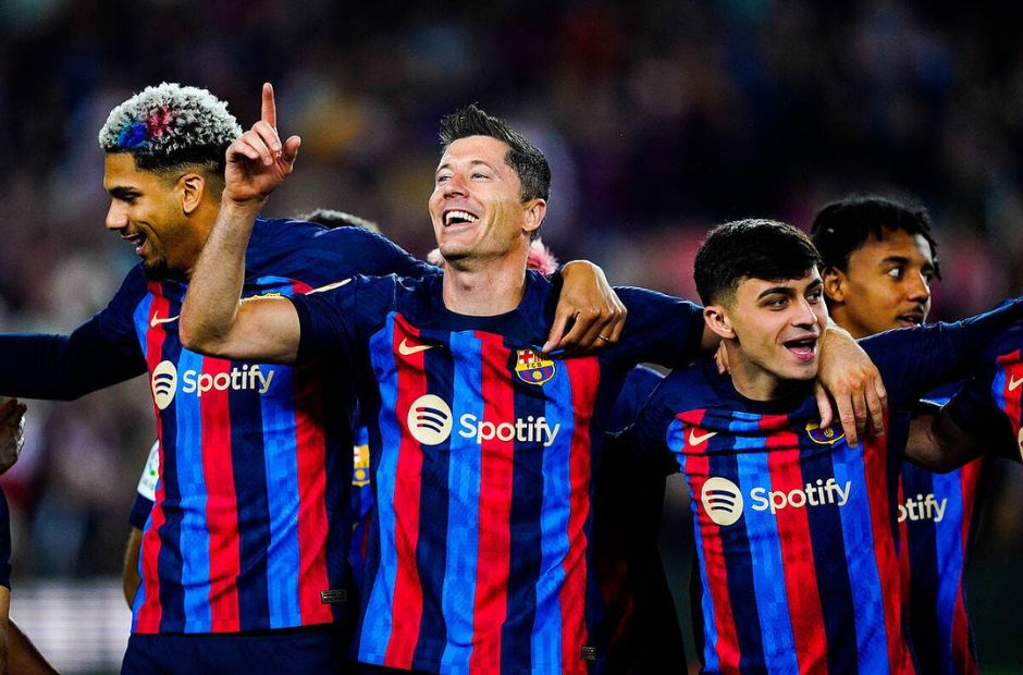 Kubet cập nhật: các cầu thủ Barca đang cùng nhau ăn mừng bàn thắng 
