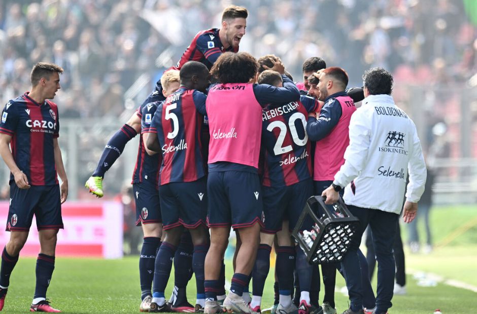 Kubet cập nhật hình ảnh các cầu thủ Bologna cùng nhau ăn mừng chiến thắng tại Serie A