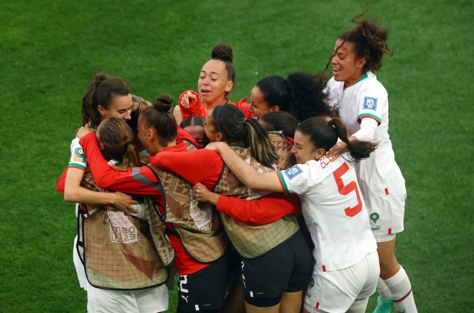 Niềm vui của các cô gái Maroc khi biết tin mình sẽ vào thi đấu vòng 1/8 
