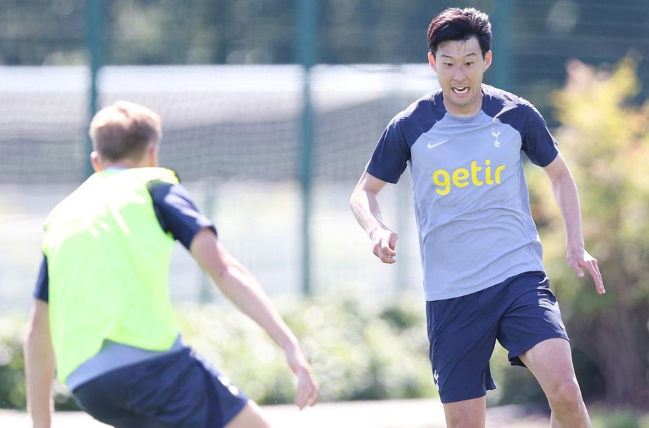 Son Heung Min tập luyện cùng đồng đội trước trận đối đầu Brentford  