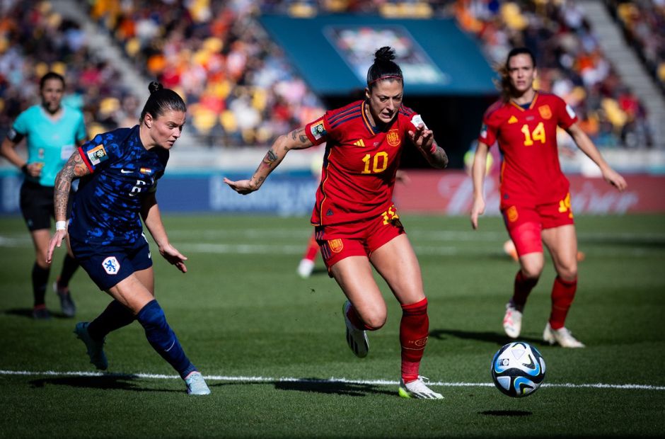 Tuyển Tây Ban Nha có chiến thắng 2-1 trước tuyển Hà Lan tại vòng tứ kết World Cup 
