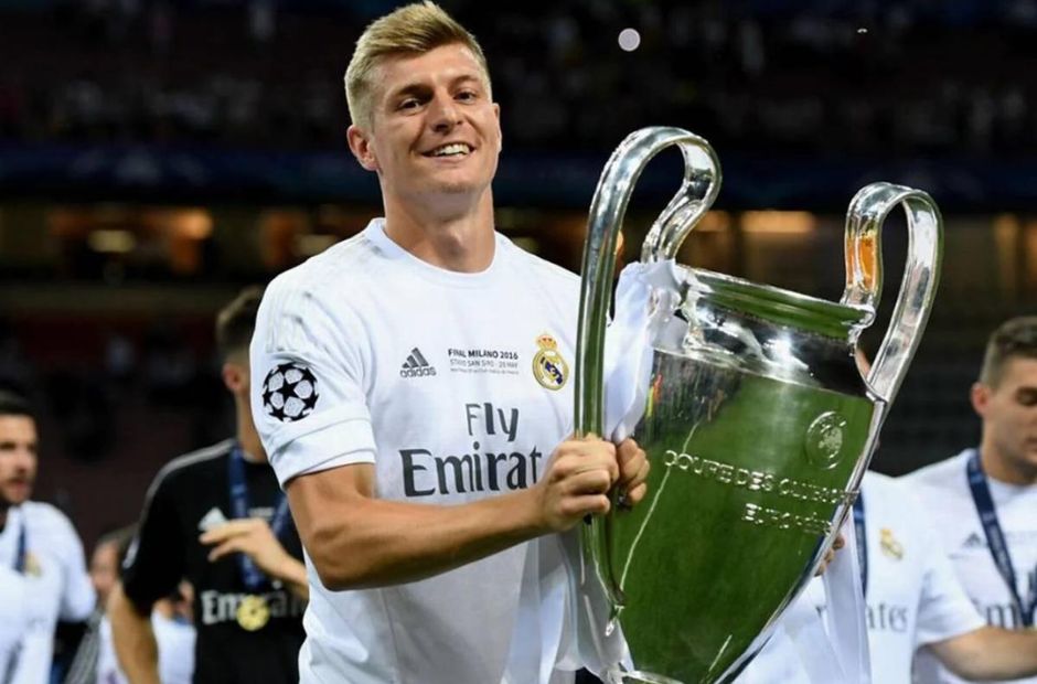 Kubet cập nhật: Toni Kroos nâng cao chiếc cúp vô địch cùng Real Madrid 