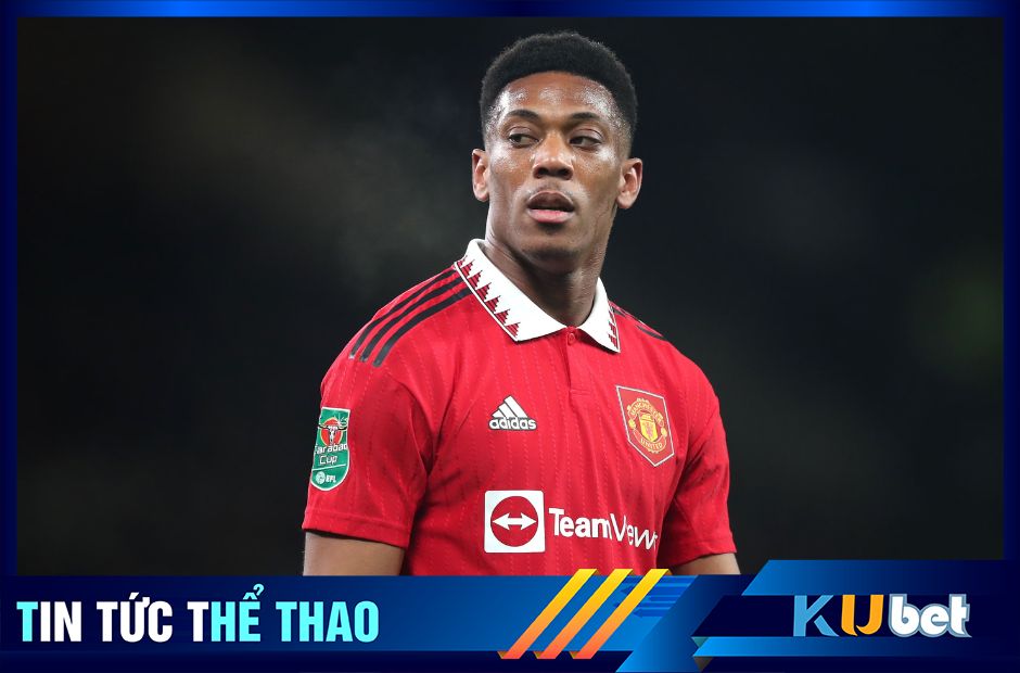 Martial ở lại Man Utd theo cái cách không ai muốn