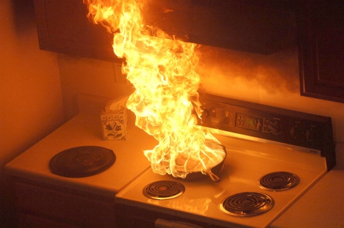 Mê man thấy lửa cháy trong bếp 