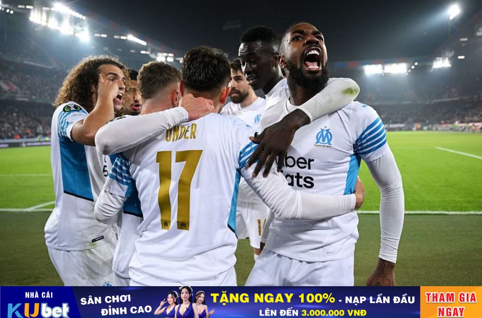 Kubet cập nhật hình ảnh các cầu thủ Marseille ăn mừng bàn thắng trong trận hòa Toulouse 1-1 