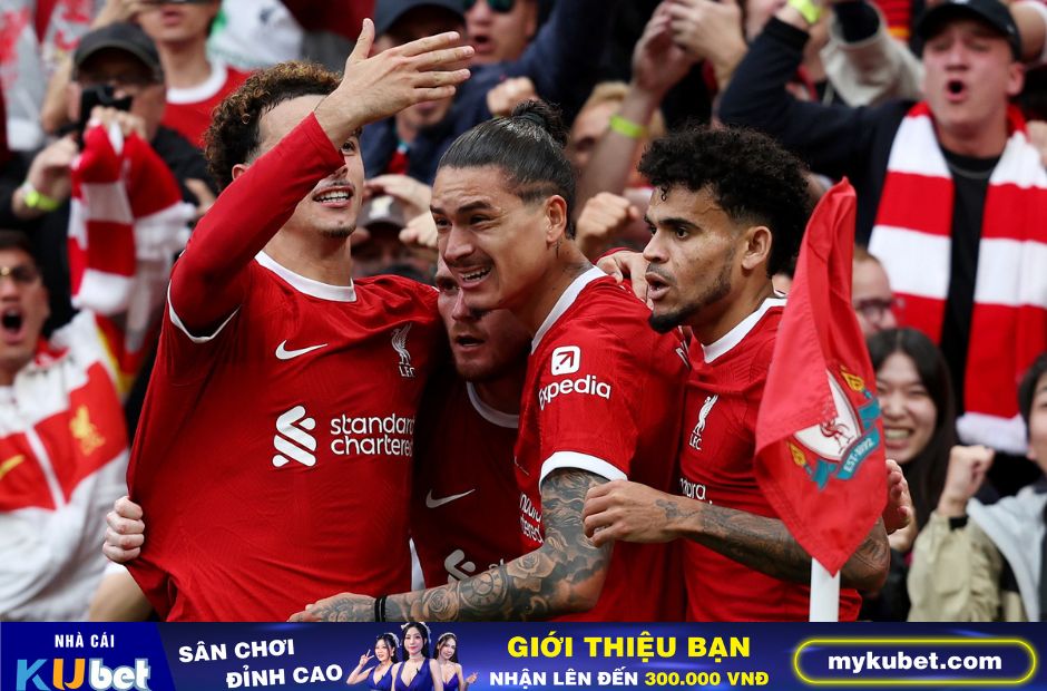 Kubet cập nhật hình ảnh Nunez (tóc búi) chia vui cùng đồng đội sau khi ghi bàn vào lưới West Ham 
