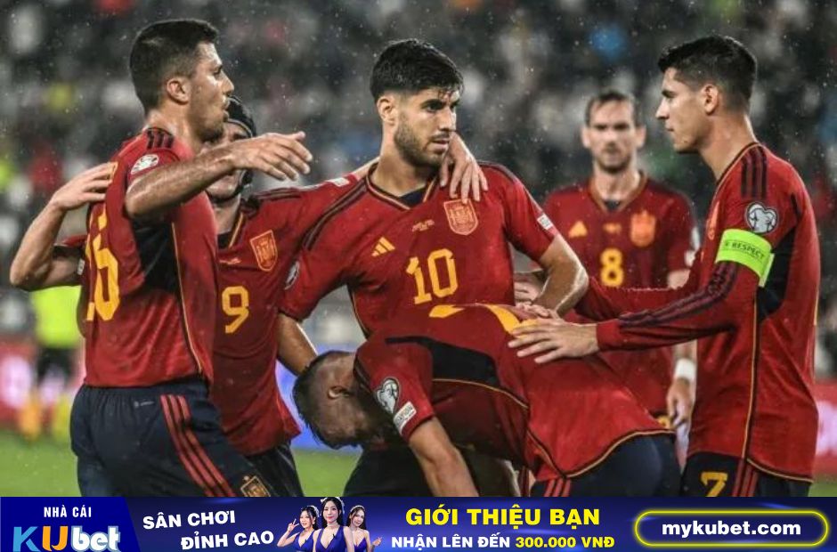 Kubet cập nhật hình ảnh các cầu thủ Tây Ban Nha đang ăn mừng bàn thắng ghi được vào lưới Georgia