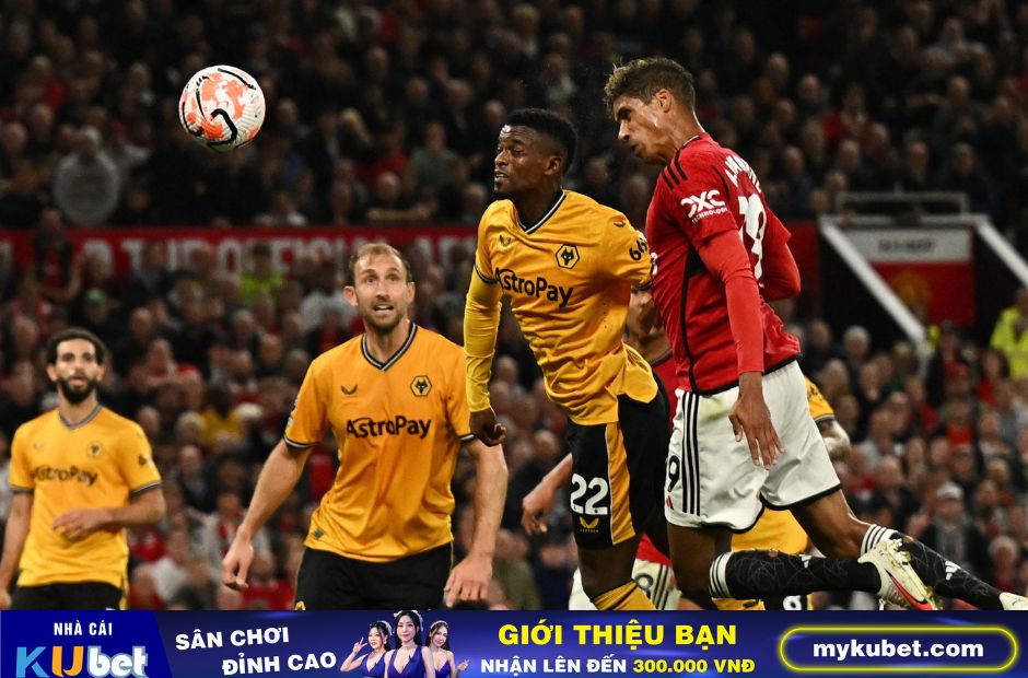 Kubet cập nhật hình ảnh các cầu thủ Wolves trong màu áo vàng truyền thống khi đối đầu cùng CLB Man Utd 