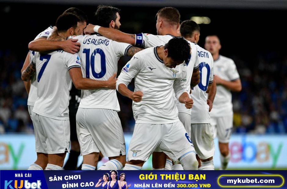 Kubet cập nhật hình ảnh cầu thủ Lazio ăn mừng bàn thắng ghi được vào lưới Napoli 